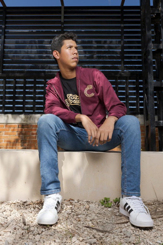 SUDADERA TIPO CHAMARRA con capucha y cremallera. Precio más IVA.